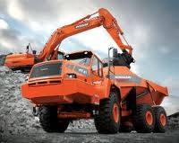 Ruspa che carica camion