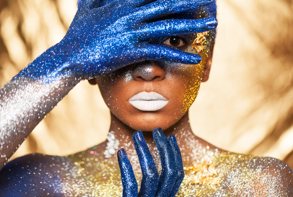 Glitter nei prodotti cosmetici, le nuove regole europee