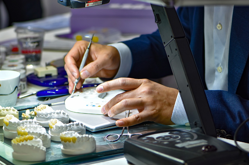 Odontotecnici ultmo webinar prima della scadenza iscrizione Elenco Fabbricanti